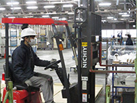 フォークリフト荷役作業